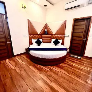 Woodcrest - Best Family By - A Unit Of Sidham Group 4*, Zirakpur India